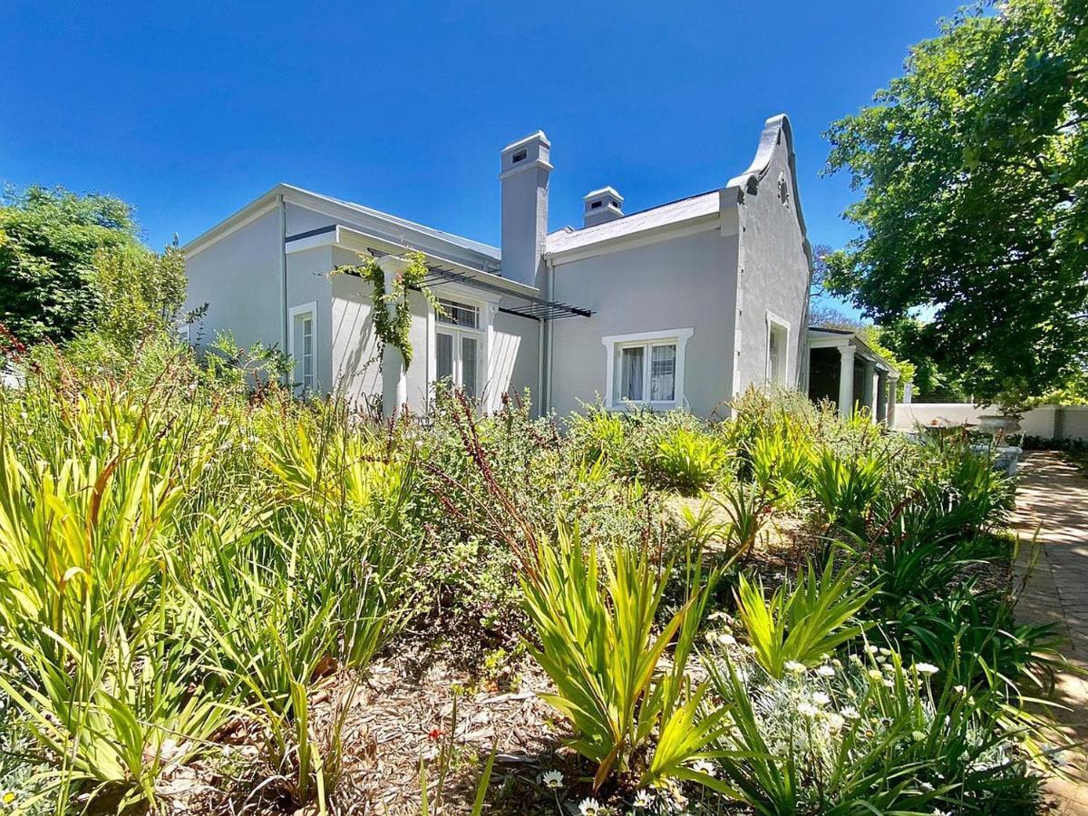 Banhoek Corner Guesthouse Stellenbosch Exteriör bild