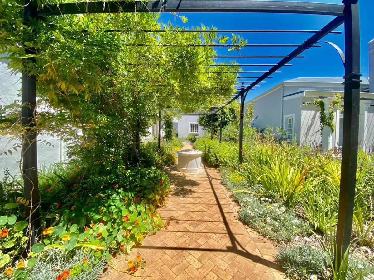 Banhoek Corner Guesthouse Stellenbosch Exteriör bild
